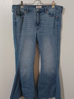sofia by sofia vergara Light Blue Flare Jeans